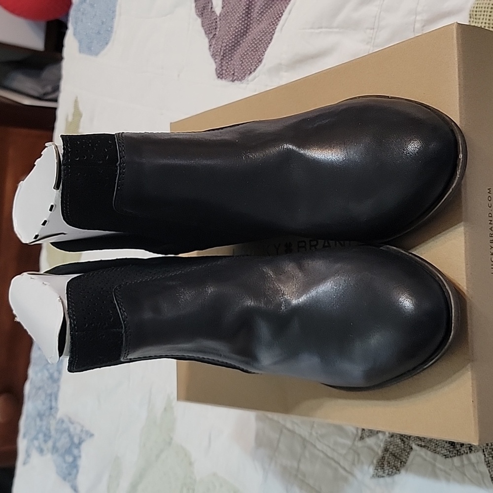 Lucky Brand Women's Belgon Blk Booties Boots 10M NWT
